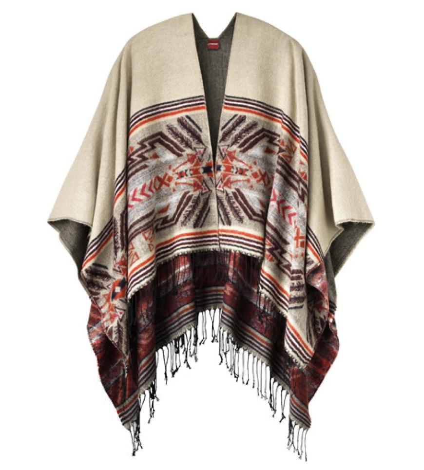 11. Juli 2012: Perfekt für laue Sommernächte: Strick-Poncho von Olsen, ca. 60 Euro