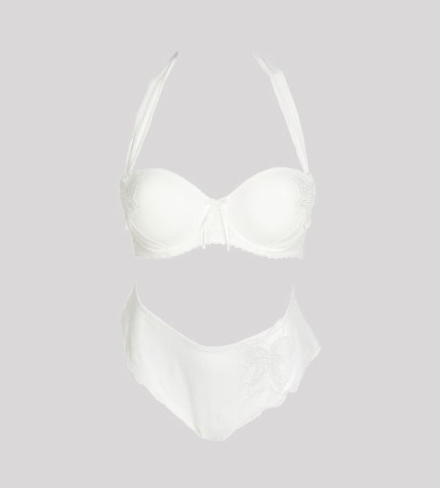 Purismus von Marie Jo: Neckholder-BH ca. 70 Euro, Panty ca. 35 Euro