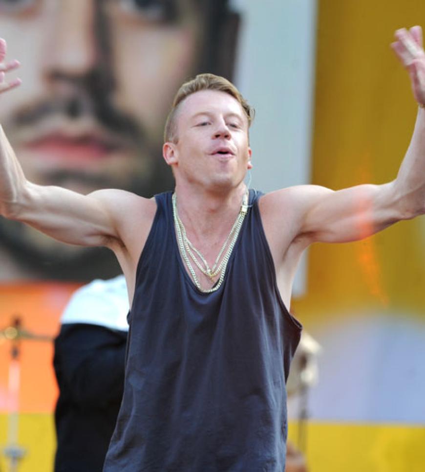 Er singt über Schwule und setzt sich für die gleichgeschlechtliche Ehe ein. Jetzt sprach Macklemore selbst über anhaltende Homo-Gerüchte