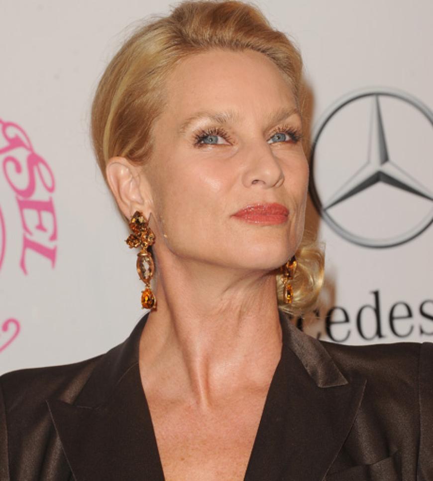 Frisch gestrafft? Schauspielerin Nicollette Sheridan mit ernster Miene