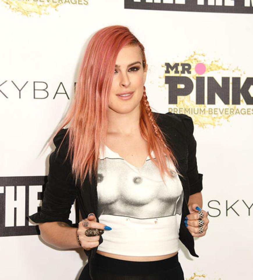 Rumer Willis demonstriert für die Freiheit der Nippel