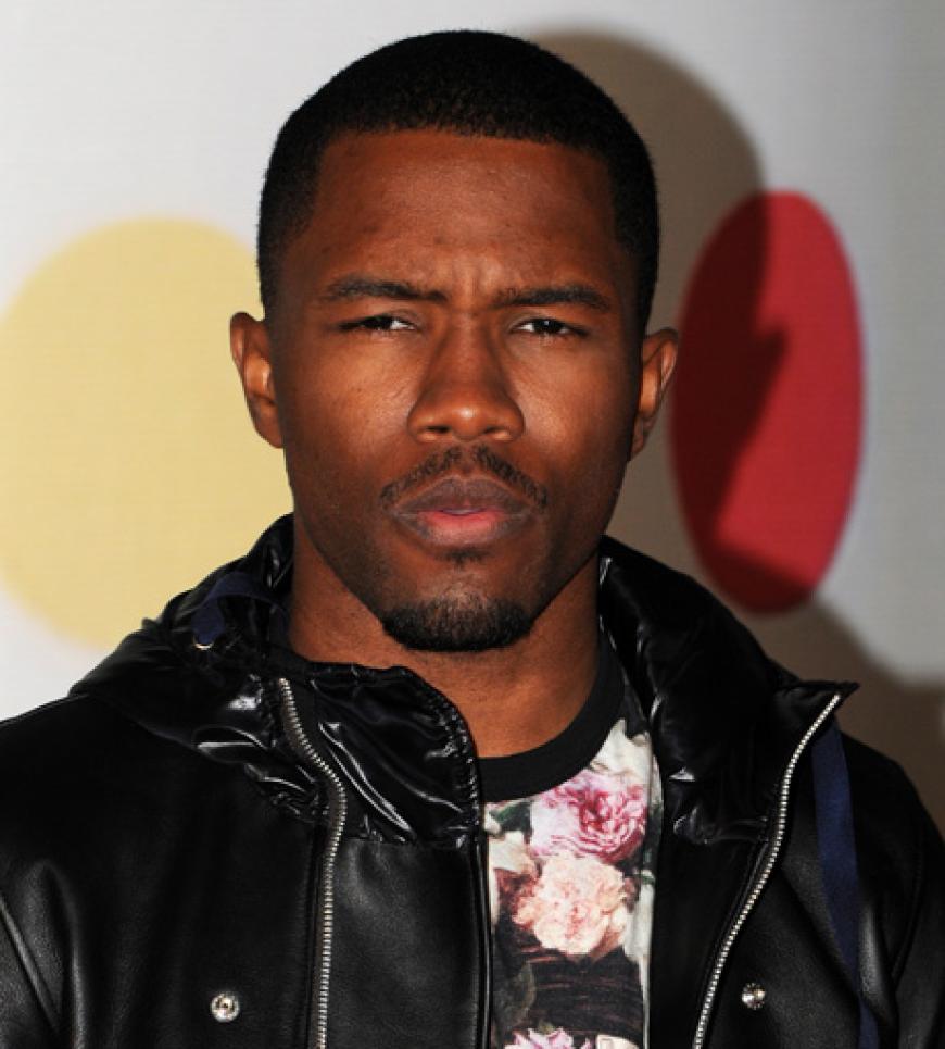 Frank Ocean sah nicht gerade gut gelaunt aus. Ob das an seiner Schlägerei vor einigen Wochen mit Chris Brown liegt?