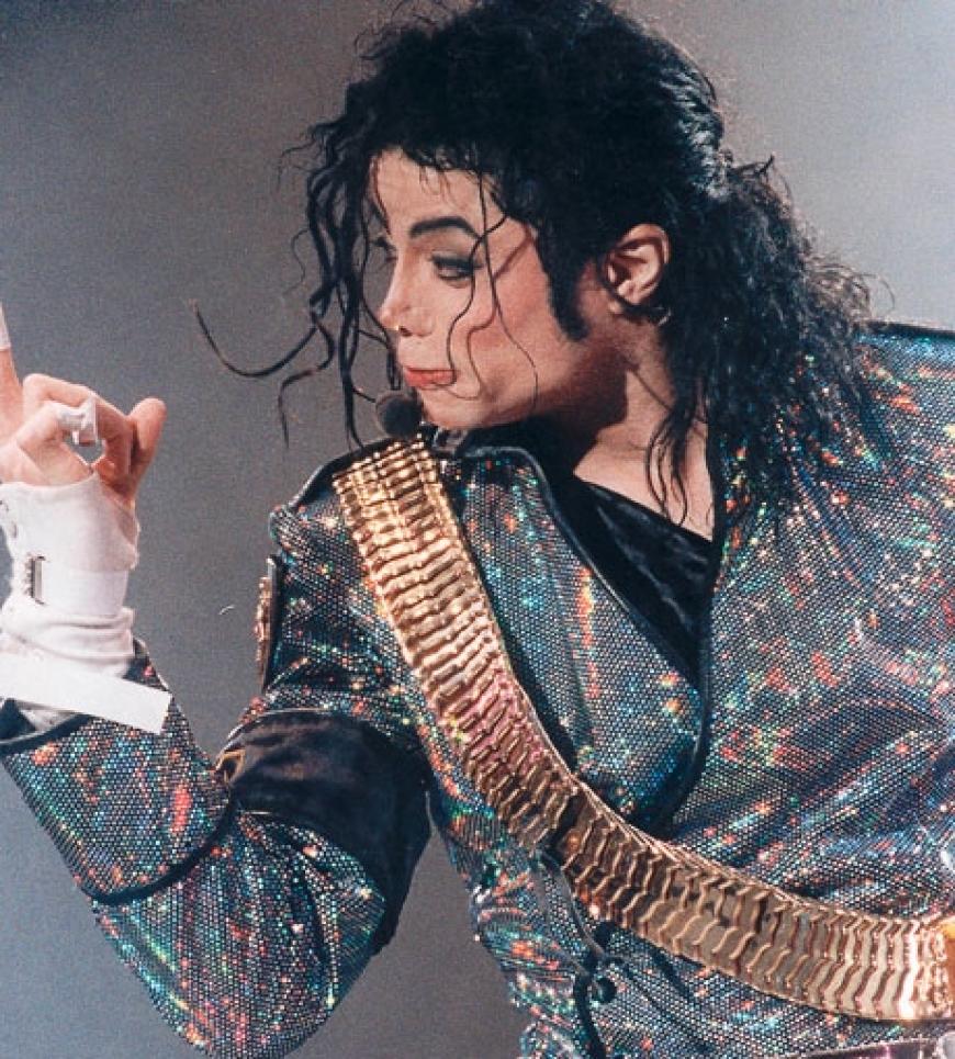 1993 wird Michael Jackson wegen Kindesmissbrauchs angezeigt. Doch der Fall wurde außergerichtlich gelöst
