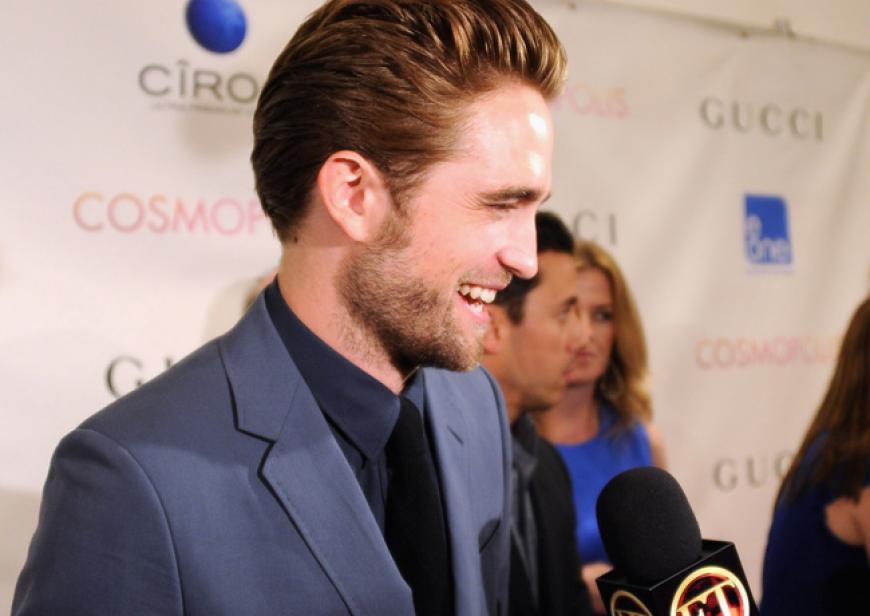 Am Montag, 13. August, war es soweit: Robert Pattinson musste aus seinem Mauseloch kriechen und zeigte sich - überraschend fröhlich - auf der New Yorker Premiere seines Films