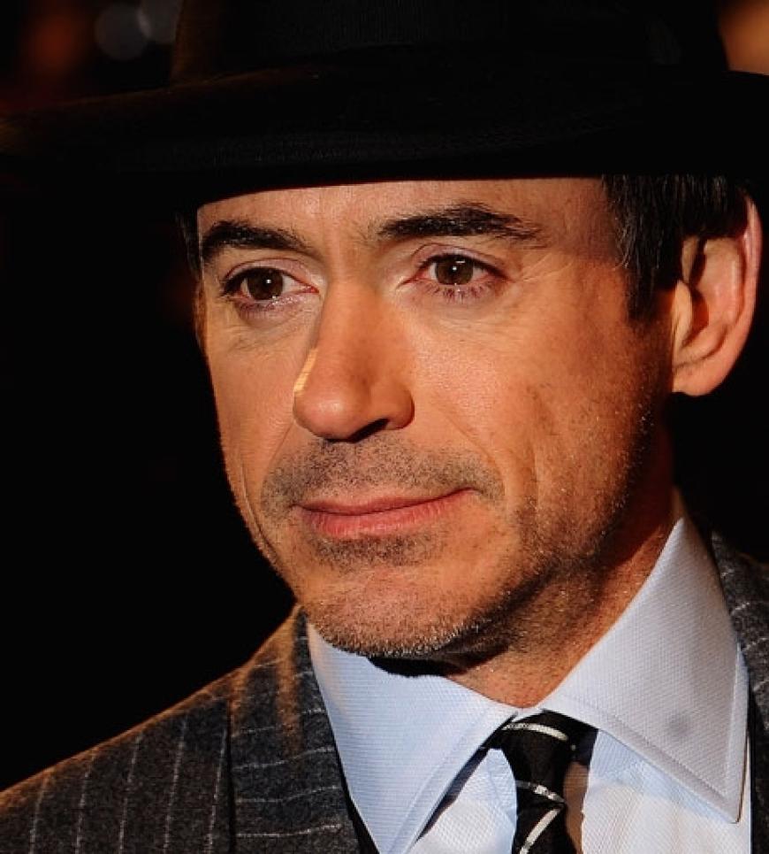 Robert Downey Jr. mimt den Superdetektiv Sherlock Holmes. Er passt perfekt in die Rolle
