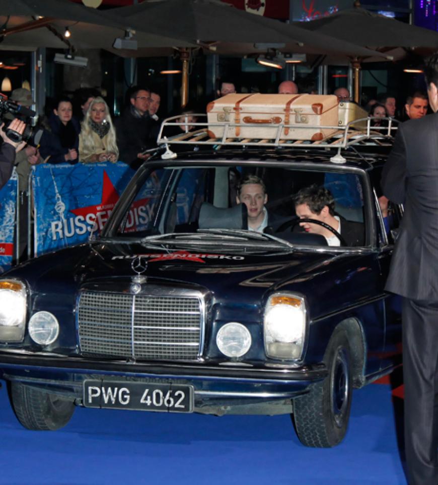 Standesgemäß kam Matthias im Oldtimer angerollt
