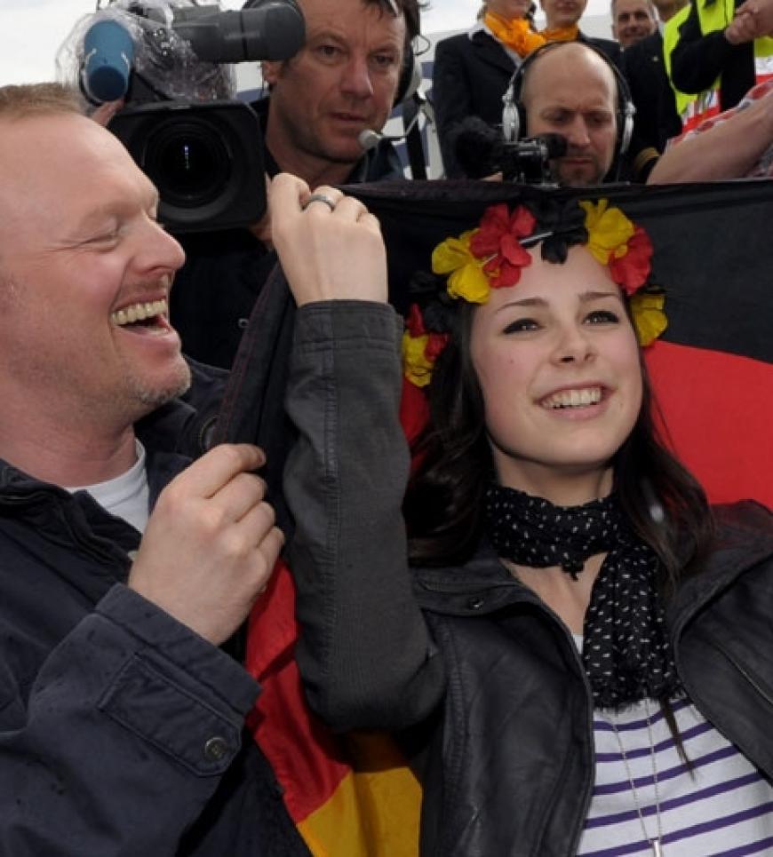 Die Party geht weiter! Am Rathaus feierten 40.000 Fans Lenas Triumph in Oslo. Für Deutschland ist es erst der zweite Sieg beim Grand Prix nach Nicoles