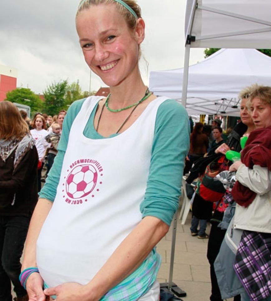 Herzlichen Glückwunsch! Die Ex-GZSZ-Darstellerin ist im achten Monat schwanger. Sie verriet uns, dass es ein Junge wird