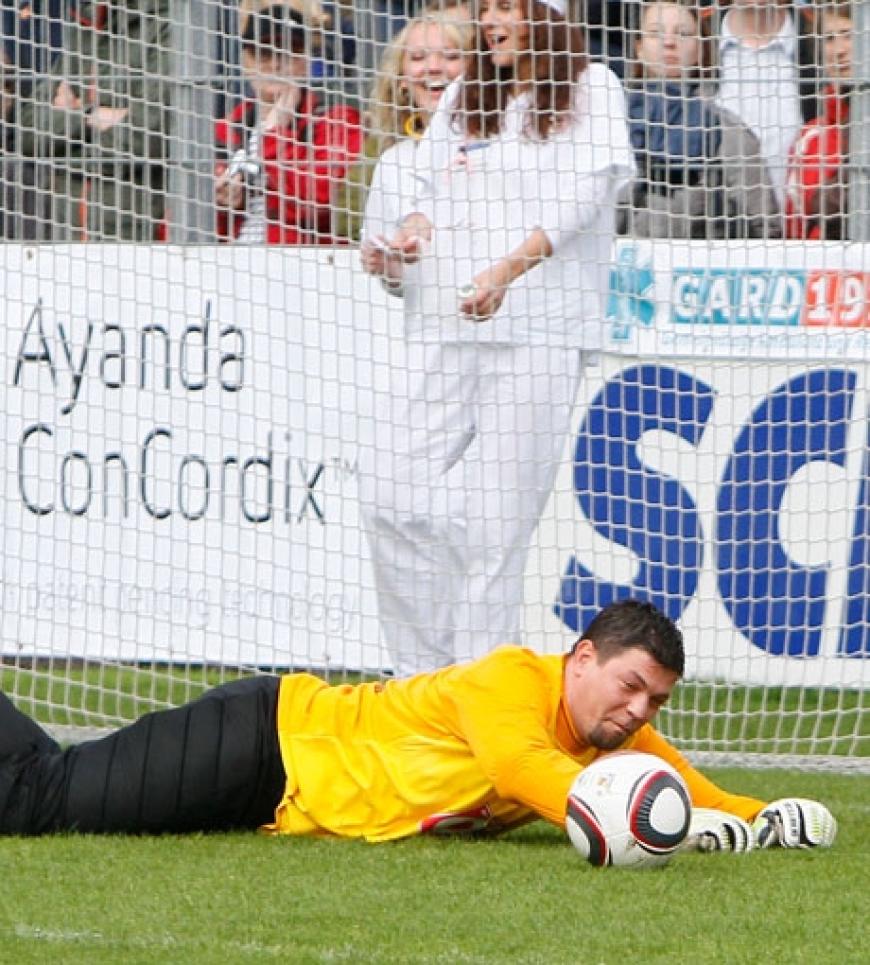 Was für ein Einsatz! Tim Mälzer hielt fast jeden Ball