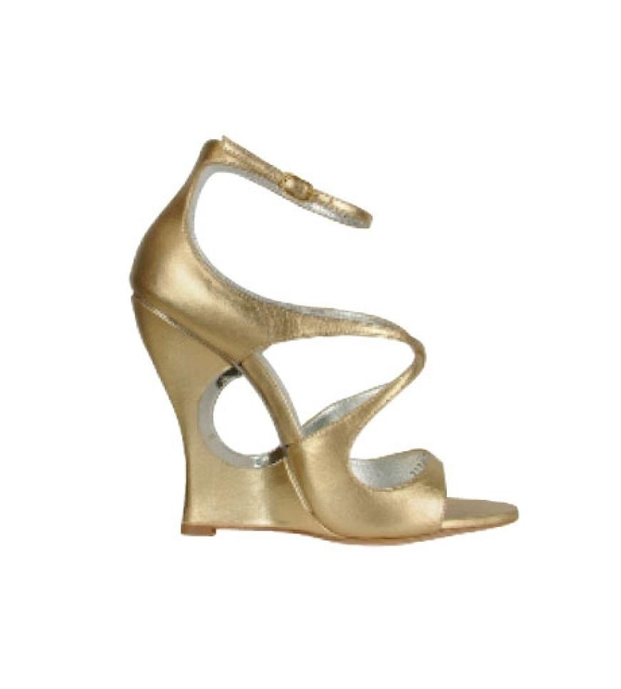 Goldmarie: High Heels von Casadei über forzieri.com, ca. 780 Euro