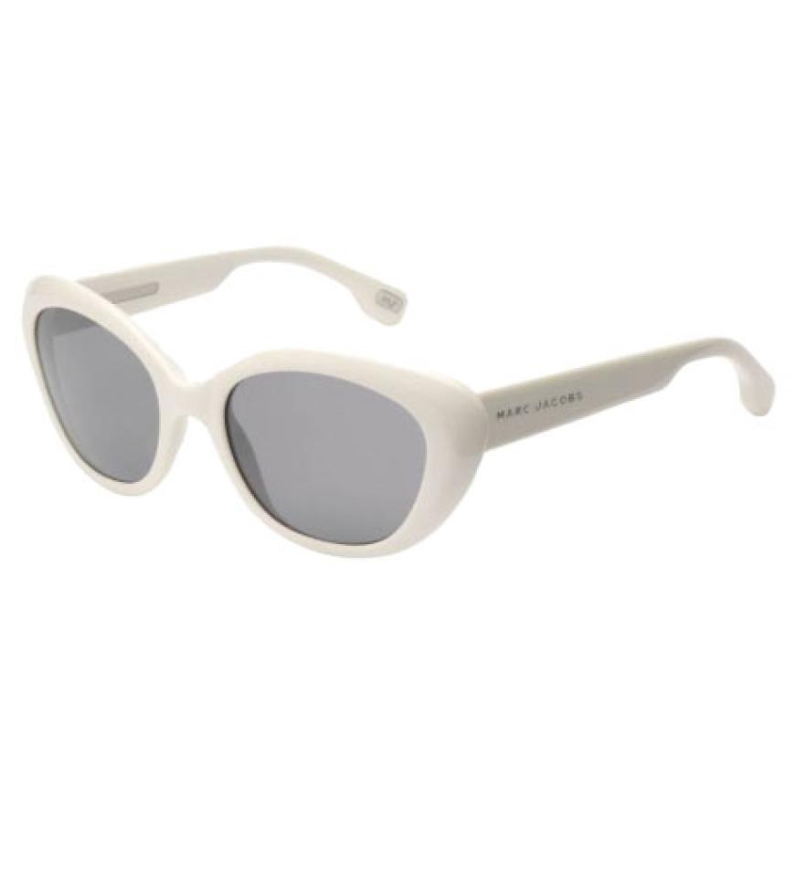 Weiße Sonnenbrille von Marc Jacobs, ca. 200 Euro