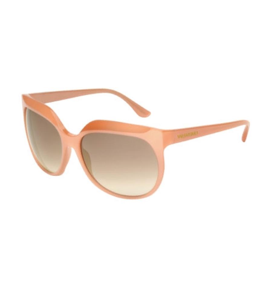 Soft Colour: Große Sonnenbrille von Valentino, ca. 190 Euro