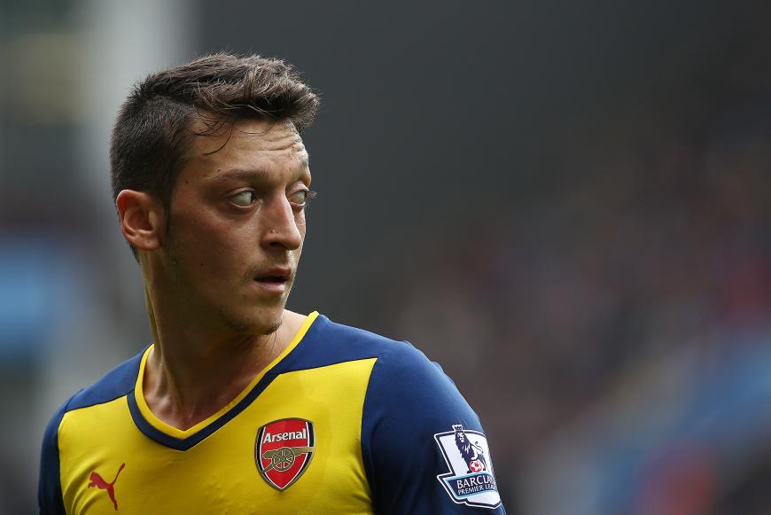 Mesut Özil meldet sich auf Facebook zurück
