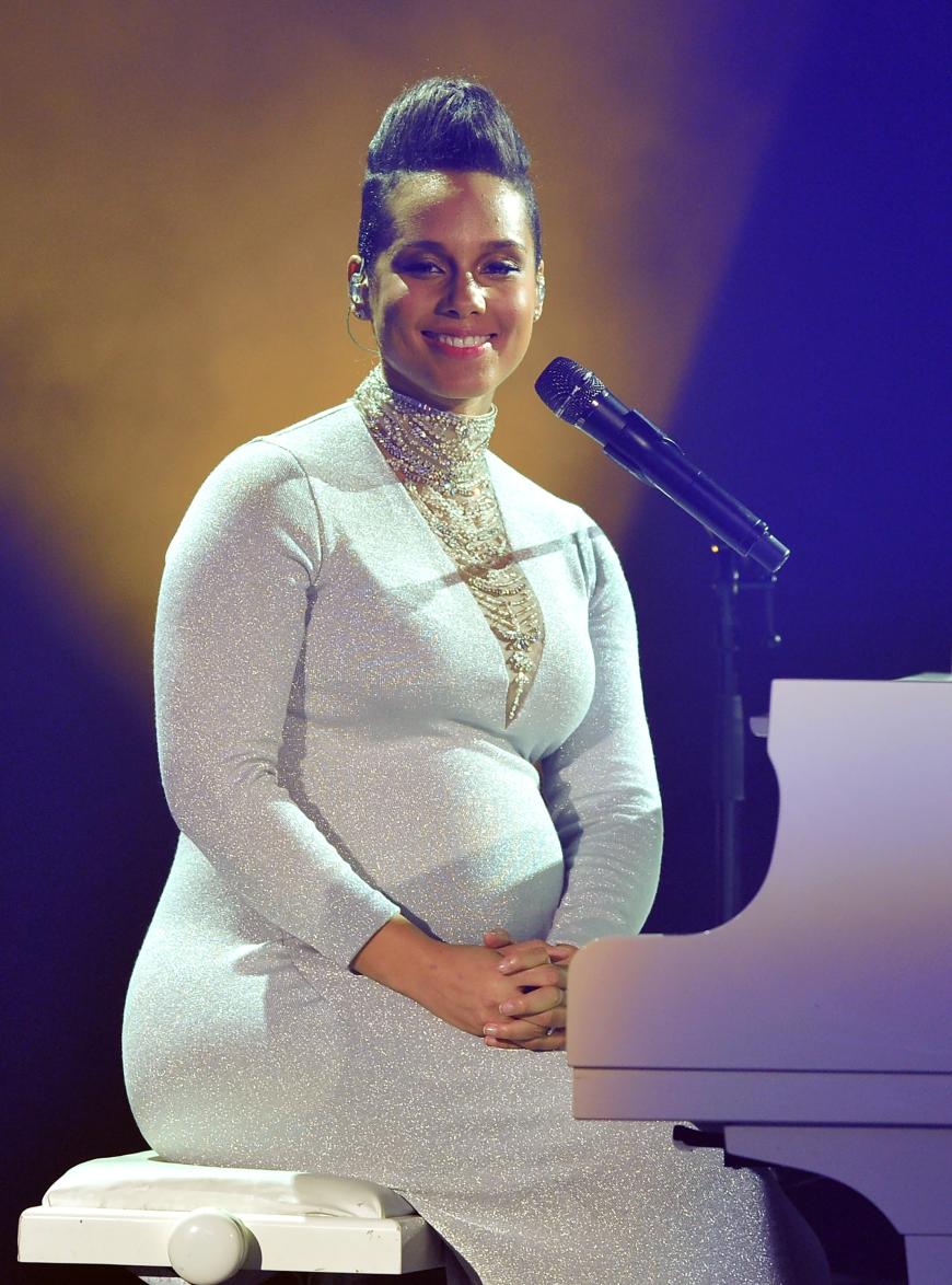 ...und nicht nur das Publikum war glücklich über ihren Auftritt, auch Alicia gefiel es sehr bei den EMA's.