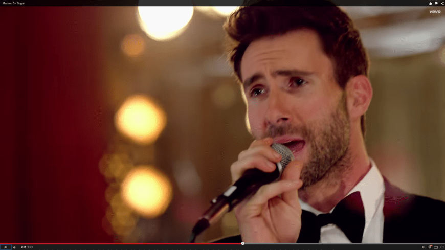 Adam Levine mit Maroon 5 als Überraschungsact auf Hochzeiten.