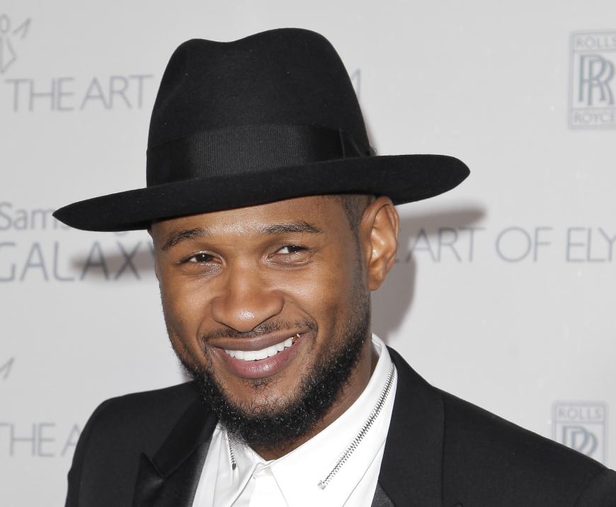 2009 gab es bei Usher einen Einbruch: Neben teurem Schmuck wurden ihm auch zwei Videokameras und ein Laptop gestohlen. Dummerweise befand sich auf letzterem ein nicht jugendfreies Video, das Usher beim Sex mit seiner Ex-Frau Tameka Foster zeigt. Das Sex-Tape wurde nie veröffentlicht, denn dafür bräuchten die Porno-Portale Ushers Einwilligung. Keine Chance!
