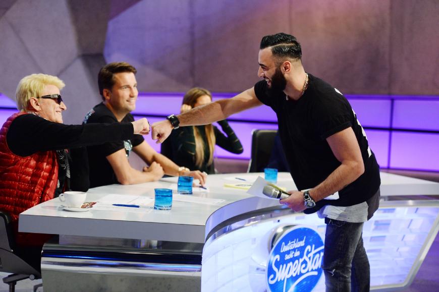 Nicht nur Heino war überzeugt von Fadis Auftritt - zwischen Jurorin Mandy Capristo und ihm knisterte es.