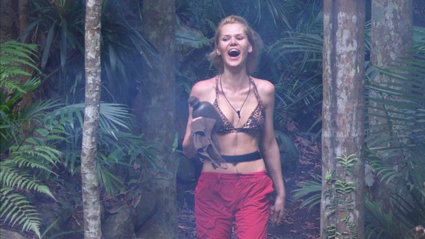Sara Kulka zeigt sich im Leoparden-Bikini
