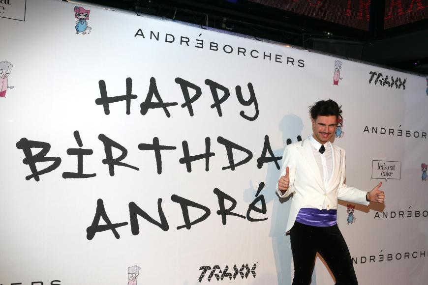 Daumen hoch! André Borchers feierte seinen 28. Geburtstag.