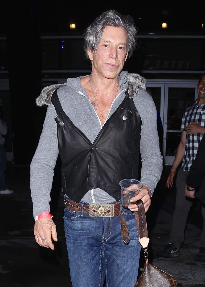 Fahl und ausgelaugt - Mickey Rourke sieht man sein Alter mittlerweile deutlich an.