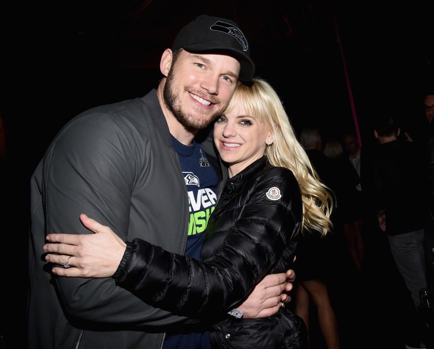 Doch das Paar hat Angst vor einer Schwangerschaft: Anna Faris würde ein Risiko begehen, denn sie ist schon 38 und ihr erstes Baby kam mit nur 1500 Gramm zu früh auf die Welt.