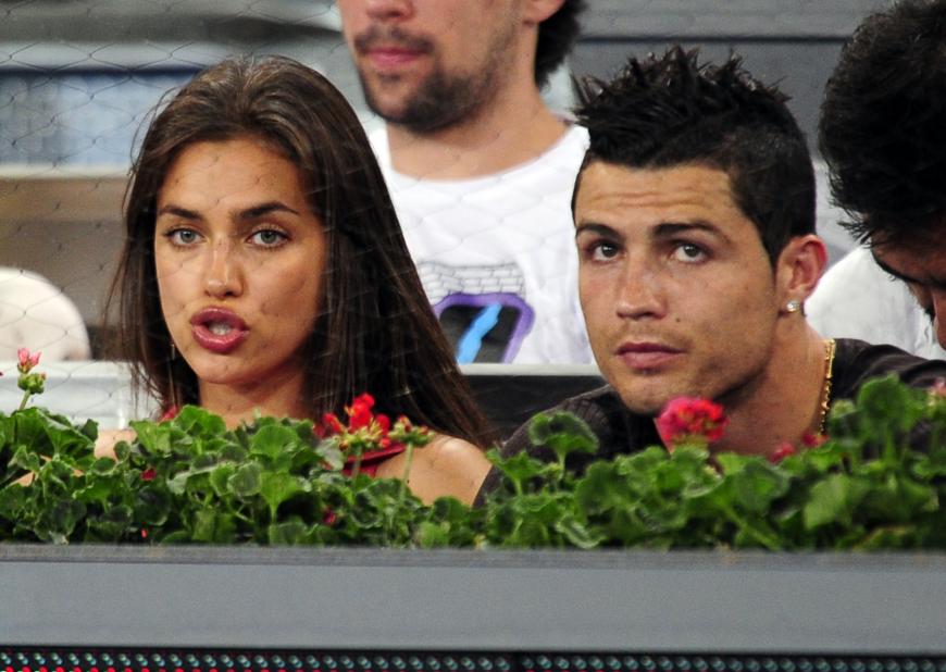 Es gibt Gerüchte, Irina Shayk habe Cristiano Ronaldo betrogen. Doch andere Stimmen behaupten, es sei andersherum gewesen.