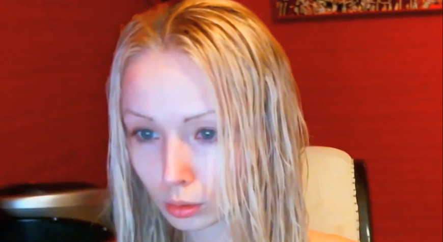 ... zeigte sich Valeria jetzt selbst auf Youtube.