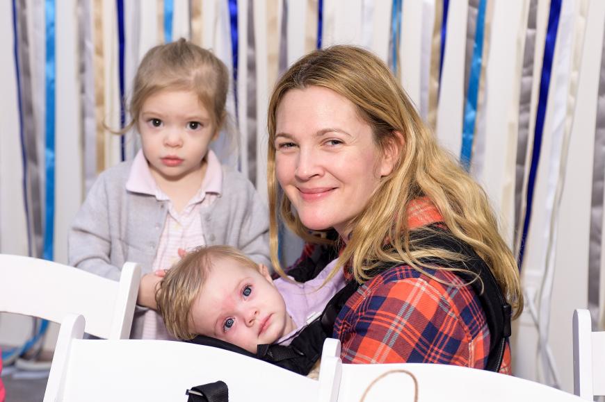 Drew Barrymore mit ihren Töchtern Frankie, 11 Monate, und Olive, 2.