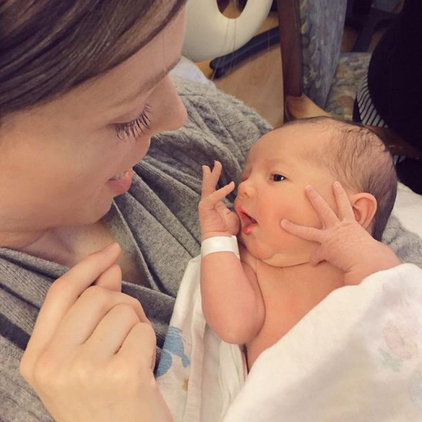 Coco Rocha postet stolz die ersten Fotos von ihrem Neugeborenen.