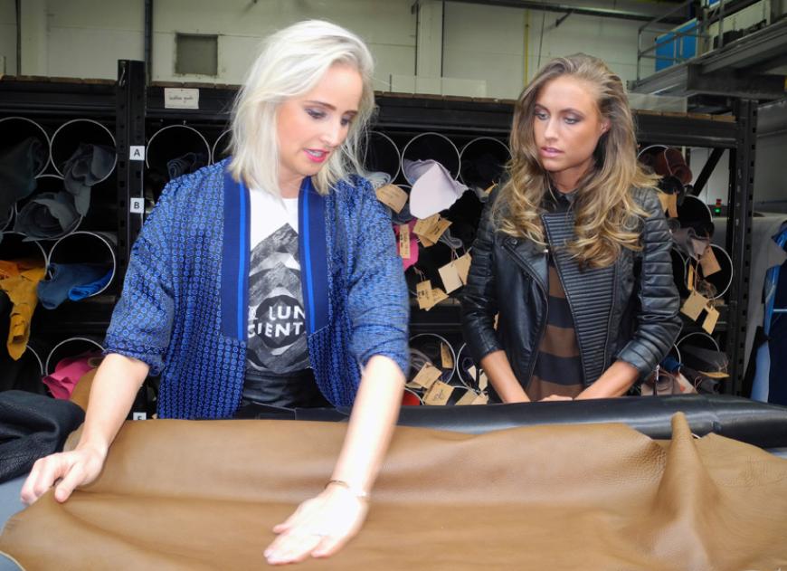 Alena entscheidet sich für einen großen, praktischen Shopper