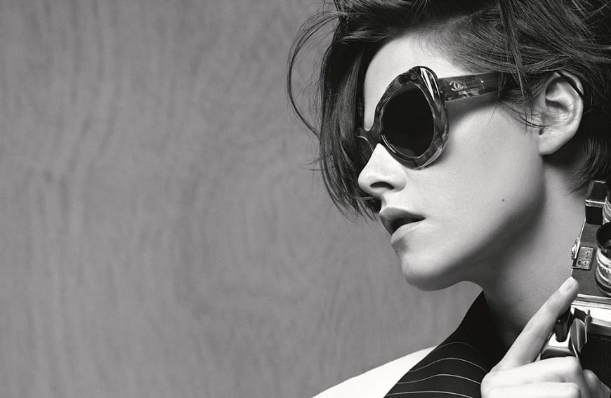 Rock-chic: Kristen mit einer übergroßen Sonnenbrille aus der Spring/Summer Kollektion 2015