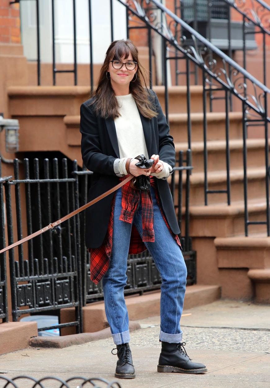 Vorher: Dakota Johnson mit ihren langen brünetten Haaren.
