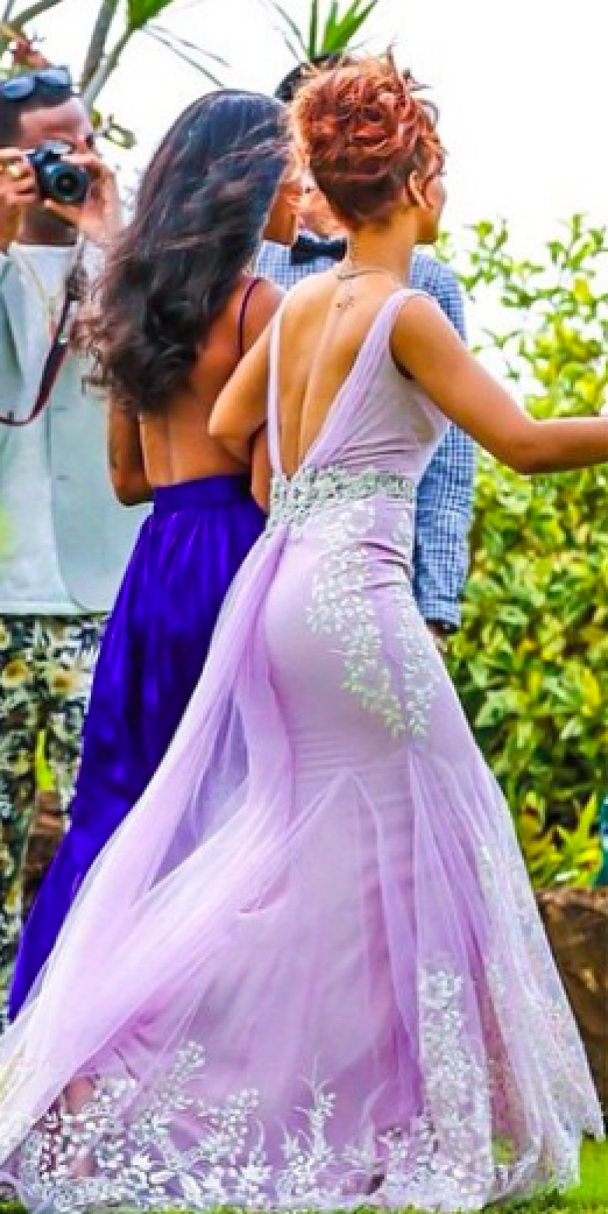 Rihanna (re.) bei der Hochzeit ihrer Freundin