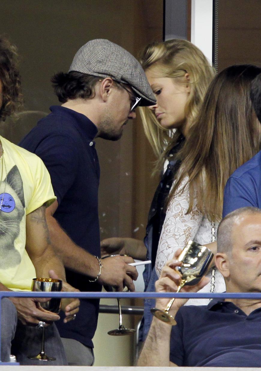 Leonardo DiCaprio sucht ne Neue: Mit Model Toni Garrn ist es schon länger aus.