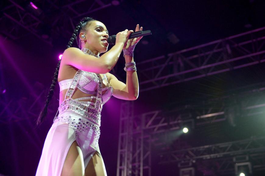 FKA twigs trug beim Coachella-Festival noch keinen Verlobungsring an ihrem Finger.