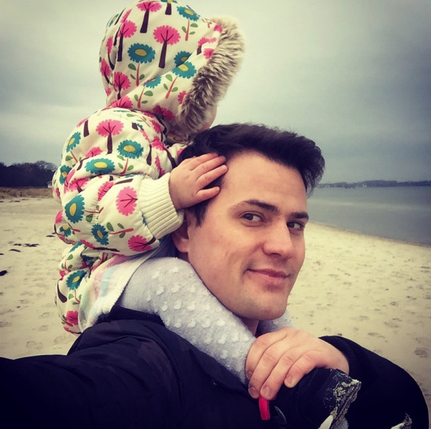 Auf Facebook und Co. präsentiert sich Rocco Stark als Vorzeige-Papa.