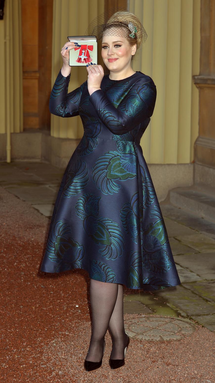 Adele hat nicht nur eine große Stimme, sie ist auch 1,75 Meter groß!