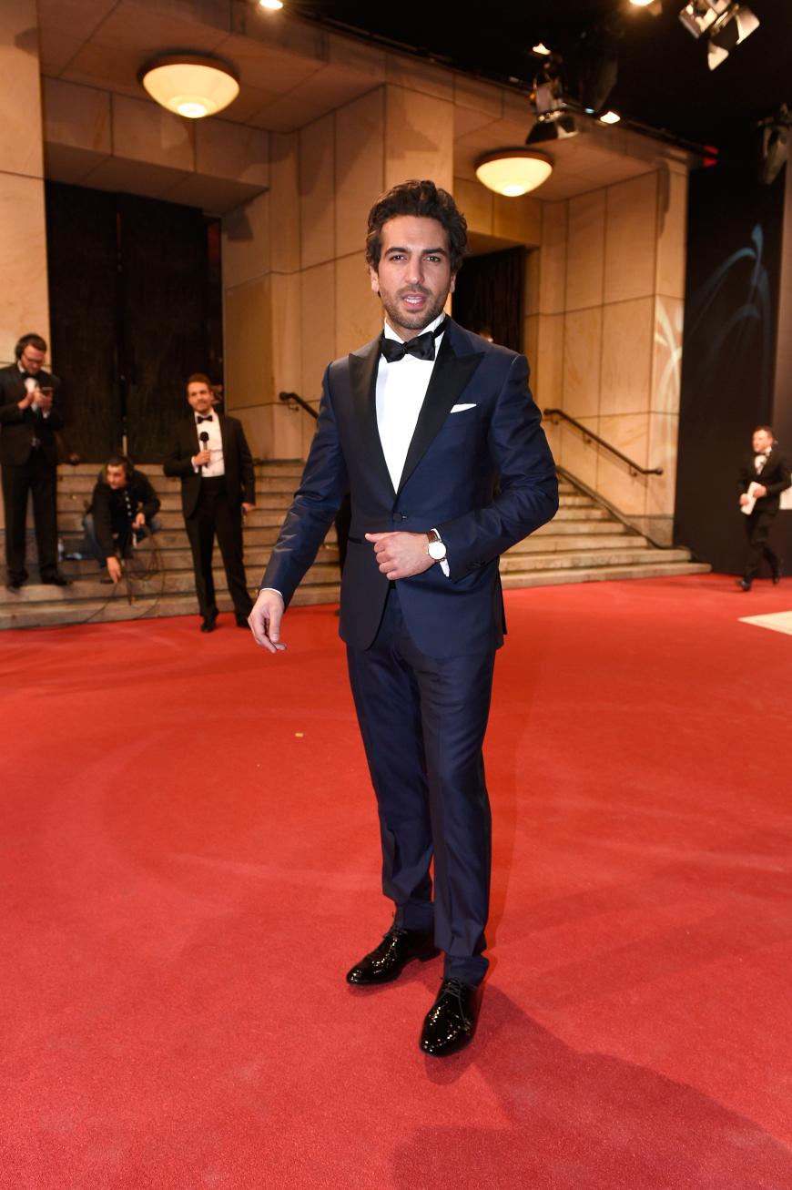 Elyas M'Barek ist immerhin 10 Zentimeter größer und 1,75 Meter groß.