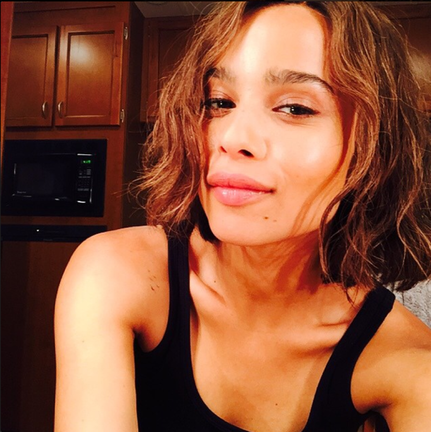 Wir hätten sie fast nicht wiedererkannt! Mit welligem Bob sieht Zoe Kravitz auf einmal so brav aus. Die neue Frisur ist nicht nur voll im Trend - Zoe trägt den Bob ebenfalls für eine anstehende Filmrolle.