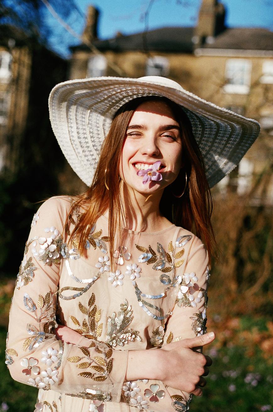 Nichts zum Anziehen? Auf topshop.com findet ihr jetzt auch trendige Abendmode