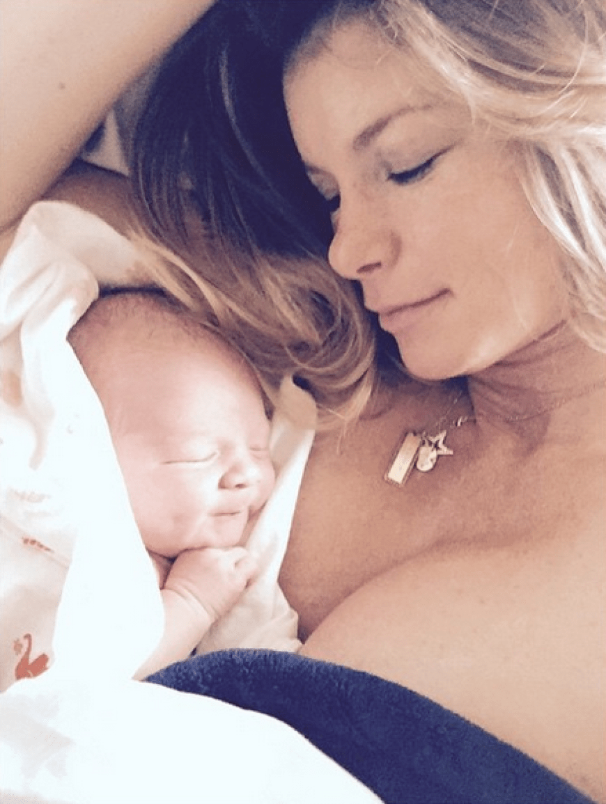 Das Lächeln für die Kamera hat der kleine Grayson Lee schon genauso gut drauf wie seine Mama, das amerikanische Model Marisa Miller.