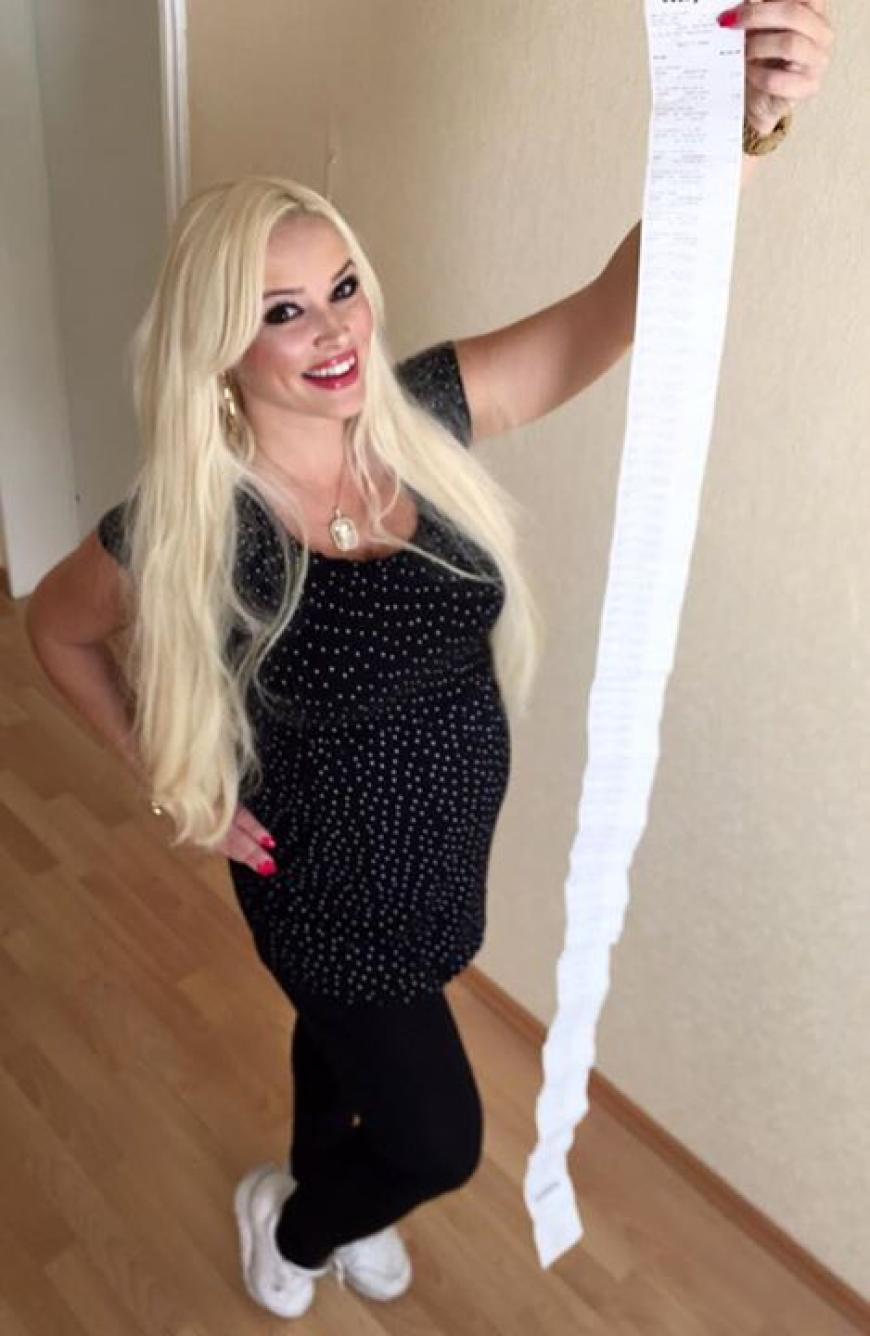 Wie viele Einkaufswagen Daniela Katzenberger und Lukas Cordalis wohl schieben mussten bei der langen Liste?