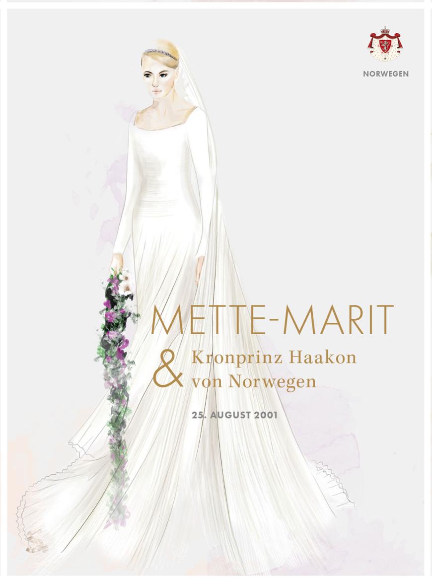 Designer: Ove Harder Finseth (NO)
Schleppe: 2 Meter
Schleier: 6 Meter langer Schleier
Kleid: Für das minimalistische Kleid und den Schleier wurden über 125 Meter Seidentüll verarbeitet. Der Schleier war um einiges länger als die Schleppe.
Schmuck: Die Tiara von 1910 war ein Geschenk des Königs und der Königin.