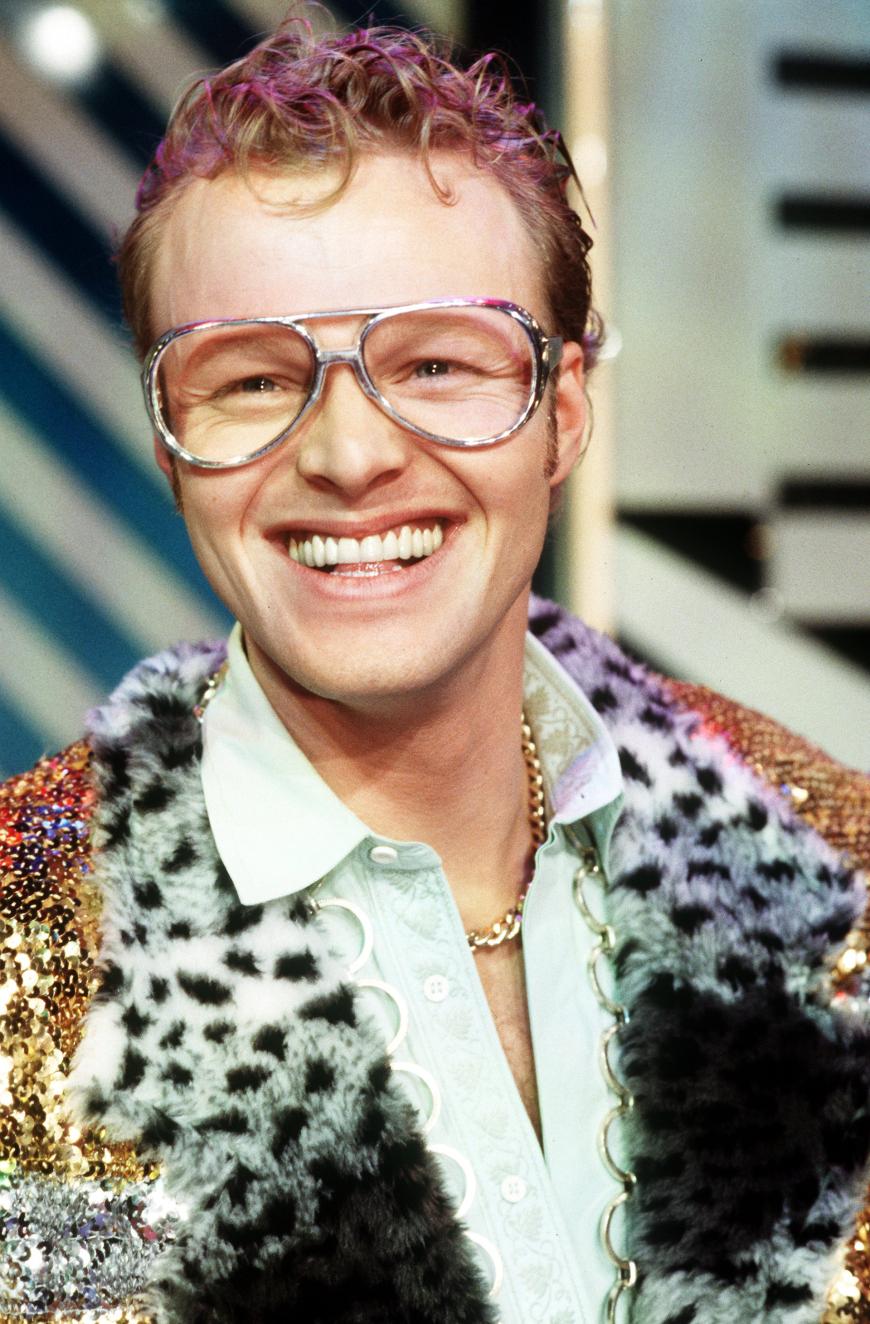 Der gelernte Metzger Stefan Raab machte sich 1990 als Produzent von Werbejingles selbständig. Später erstellte er unter anderem für das ARD-Morgenmagazin sowie mehrere Talkshows Jingles und Spots.