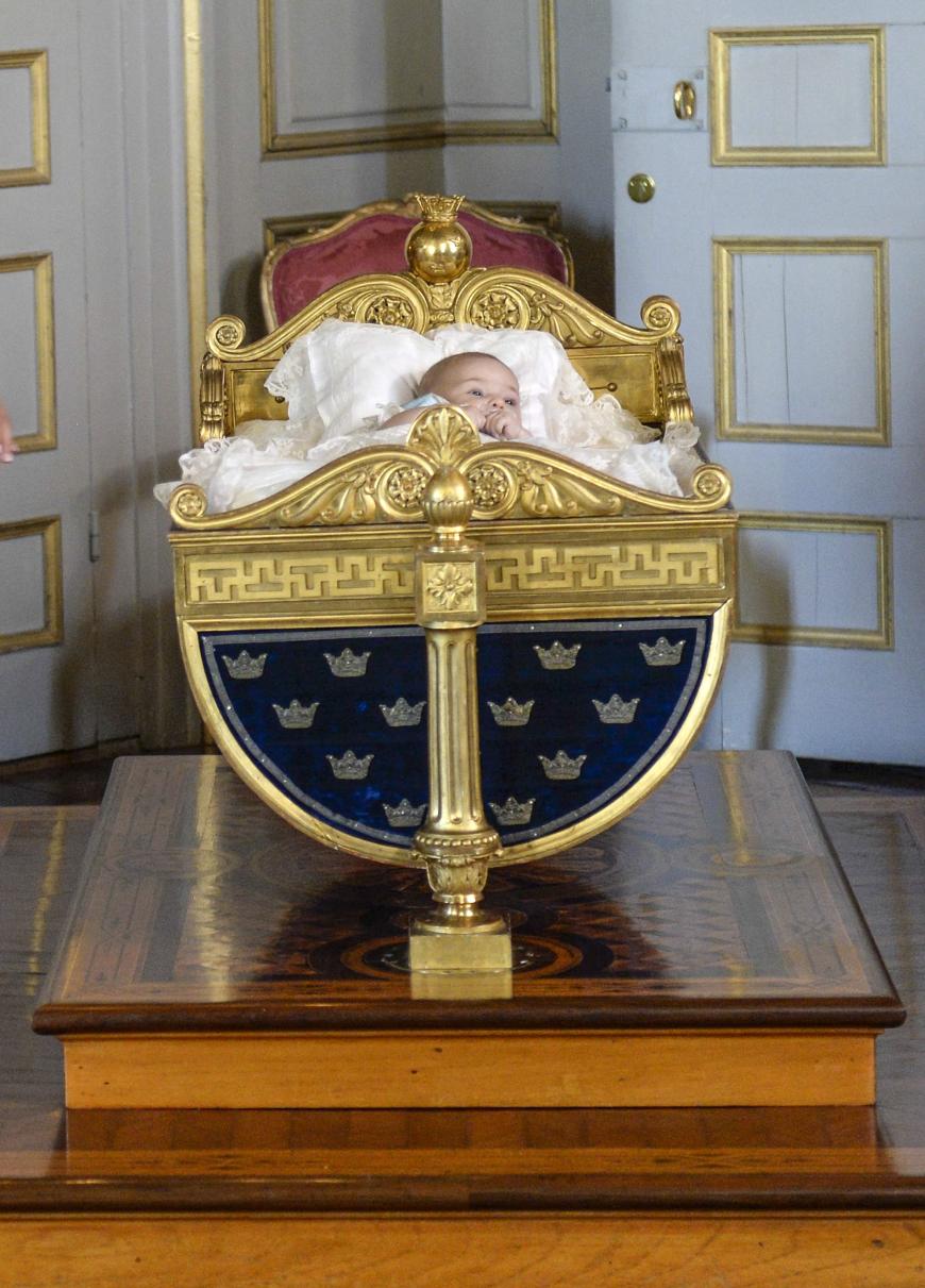 Die kleine Schweden-Prinzessin wird auf den Namen Leonore Lilian Maria, Prinzessin von Schweden, Herzogin von Gotland, getauft.