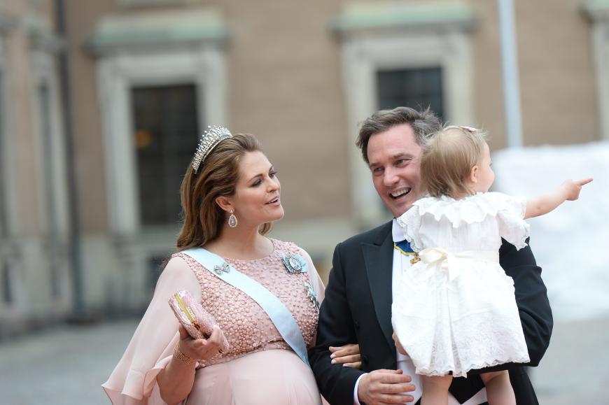 Zwei Tage zuvor auf der Märchenhochzeit von Carl Philip: Hier ist die Familie noch zu Dritt.