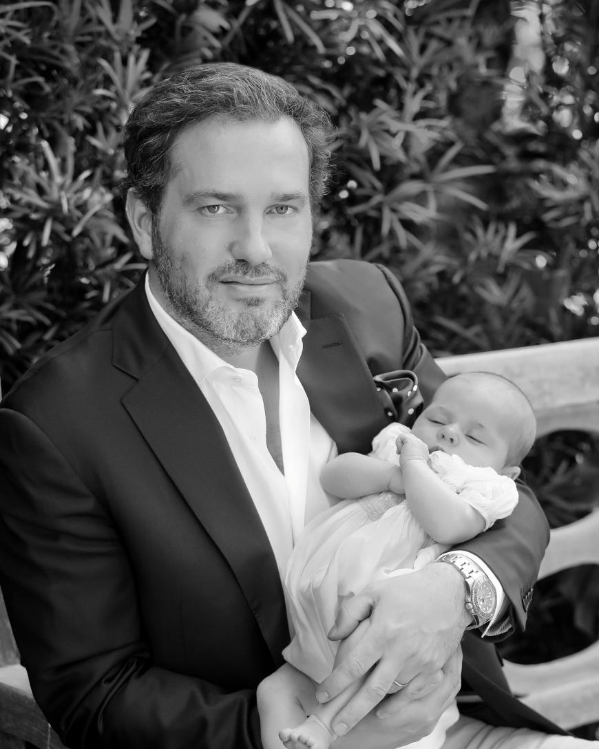 Erstes offizielles Foto der kleinen Prinzessin mit Papa Chris O'Neill