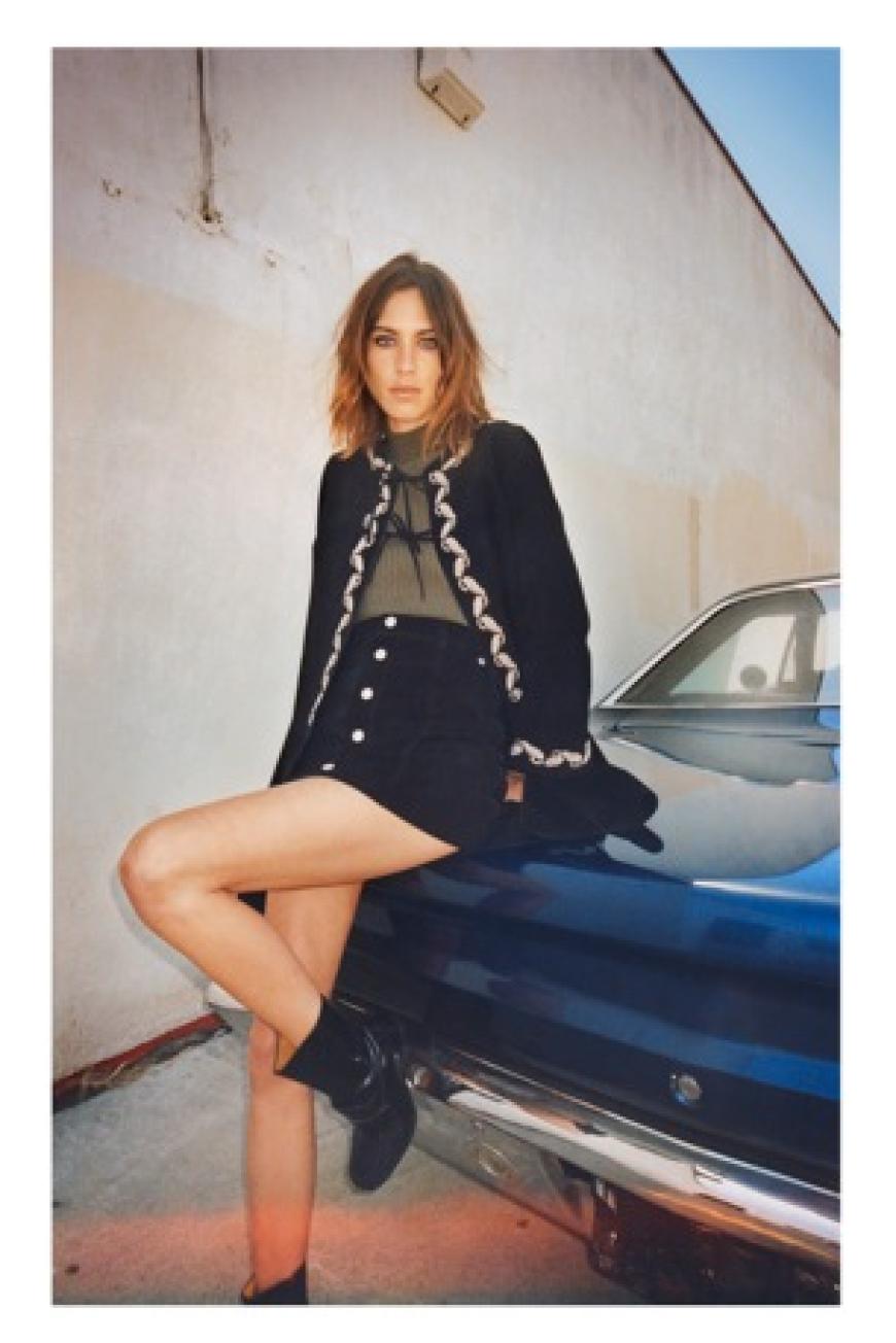 Ihr Kollektion besteht aus Luxus-materialien wie Cashmere, Leder und Pure Wool.