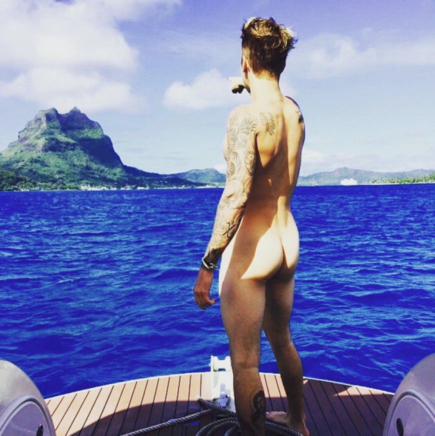 Ein schöner Hintern, äh Rücken kann auch entzücken? Justin Bieber bietet seinen Fans gleich doppelt gute Aussichten.