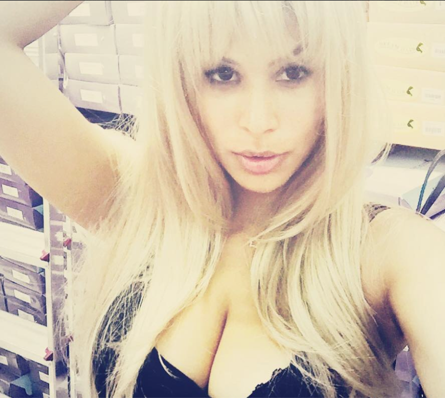 I'm a Barbie girl! Ist Tanja Tischewitsch nun tatsächlich blond oder trägt sie nur eine Perücke?